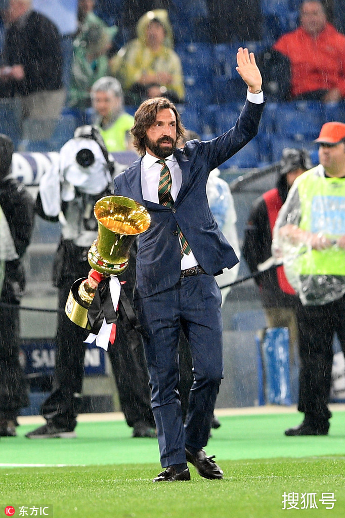 开云中国官方网站-库里迎来十五赛季出色发挥，IG观众热烈欢呼！观众掌声雷动-开云中国官方网站